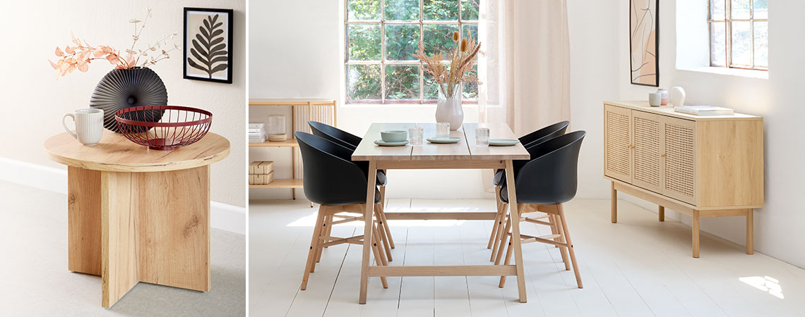 Rundt sofabord og lang smal stue med spisebord og spisebordsstole
