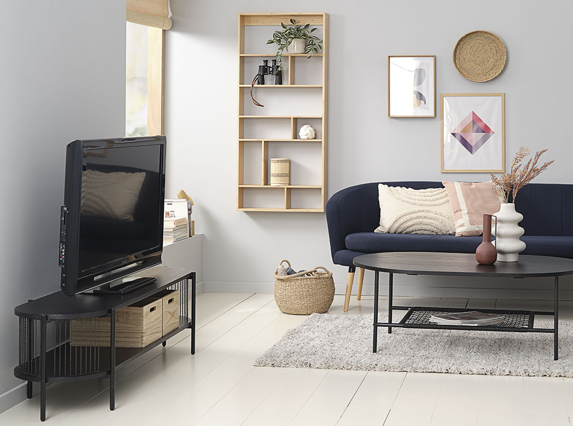 Stue med sort TV-møbel