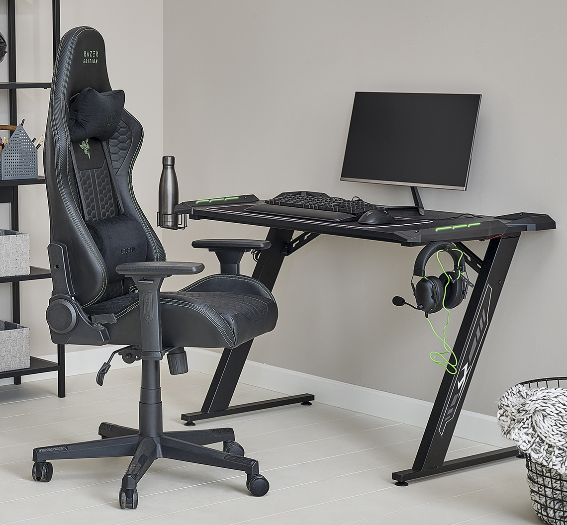 LINDHOLM gamerbord / skrivebord og TYPE Z RAZER gamer stol Gamerbord med LED lys og kopholder