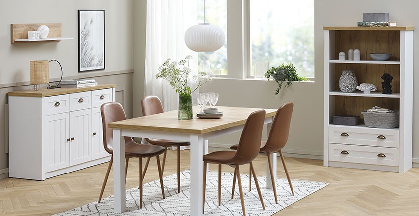 MARKSKEL spisebord og JONSTRUP stole Spisestue med spisebord og stole
