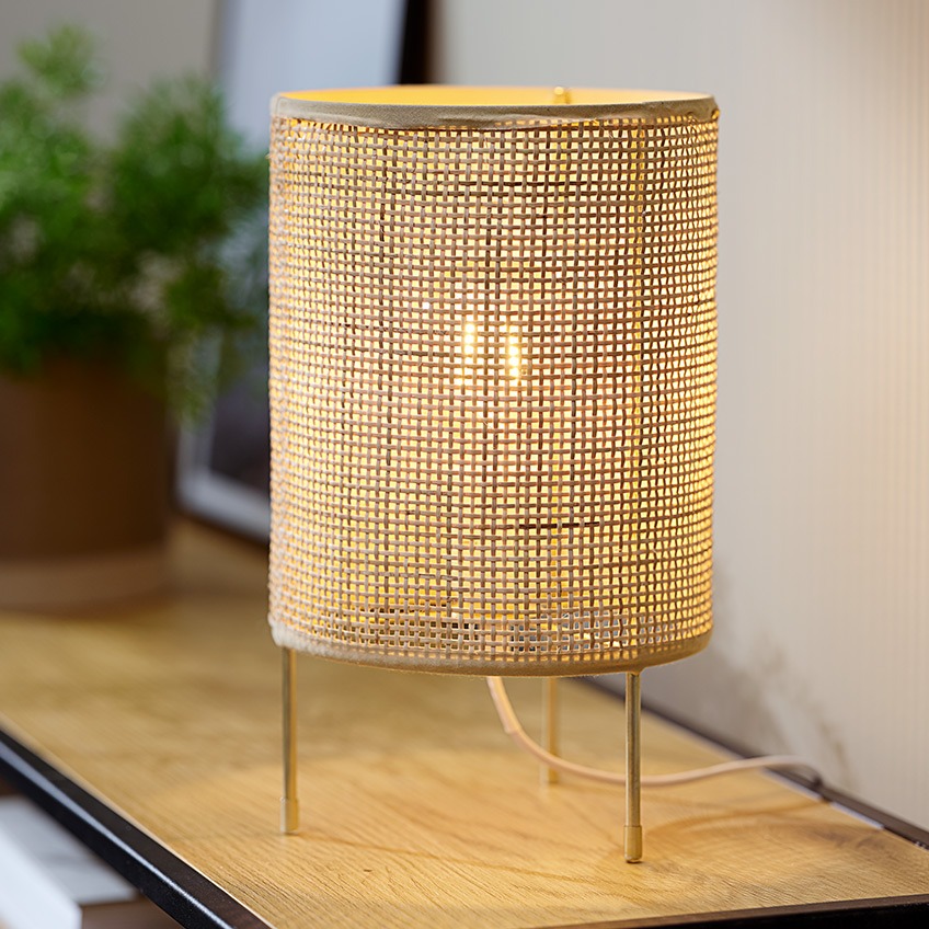 Lille bordlampe i rattan med retro-look 