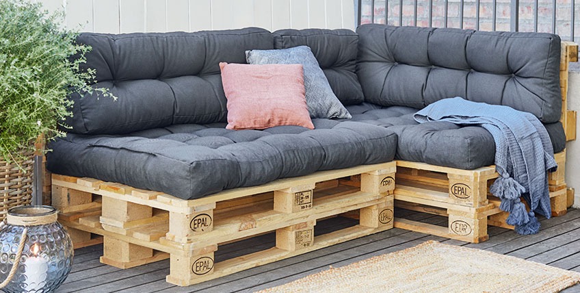 SKJERPE pallehynder fås i forskellige størrelser Palle sofa i hjørne med pallehynder